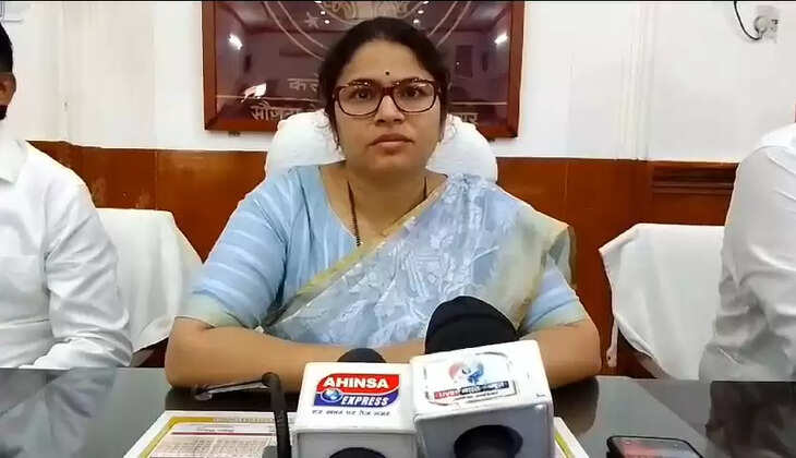 Mirzapur news: डीएम व पुलिस अधीक्षक ने महात्मा गांधी व लाल बहादुर शास्त्री की जयंती पर किया माल्यार्पण&nbsp;
