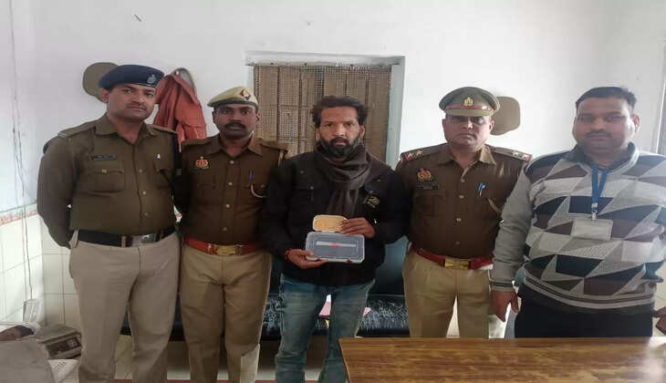 Chandauli News: चोरी के आभूषण और अन्य सामानों के साथ शातिर चोर चढ़ा जीआरपी और आरपीएफ के हत्थे