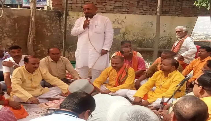 अयोध्या के दिवंगत कार्यसेवक राम अचल गुप्त की पुण्य तिथि पर  उमड़े लोग
