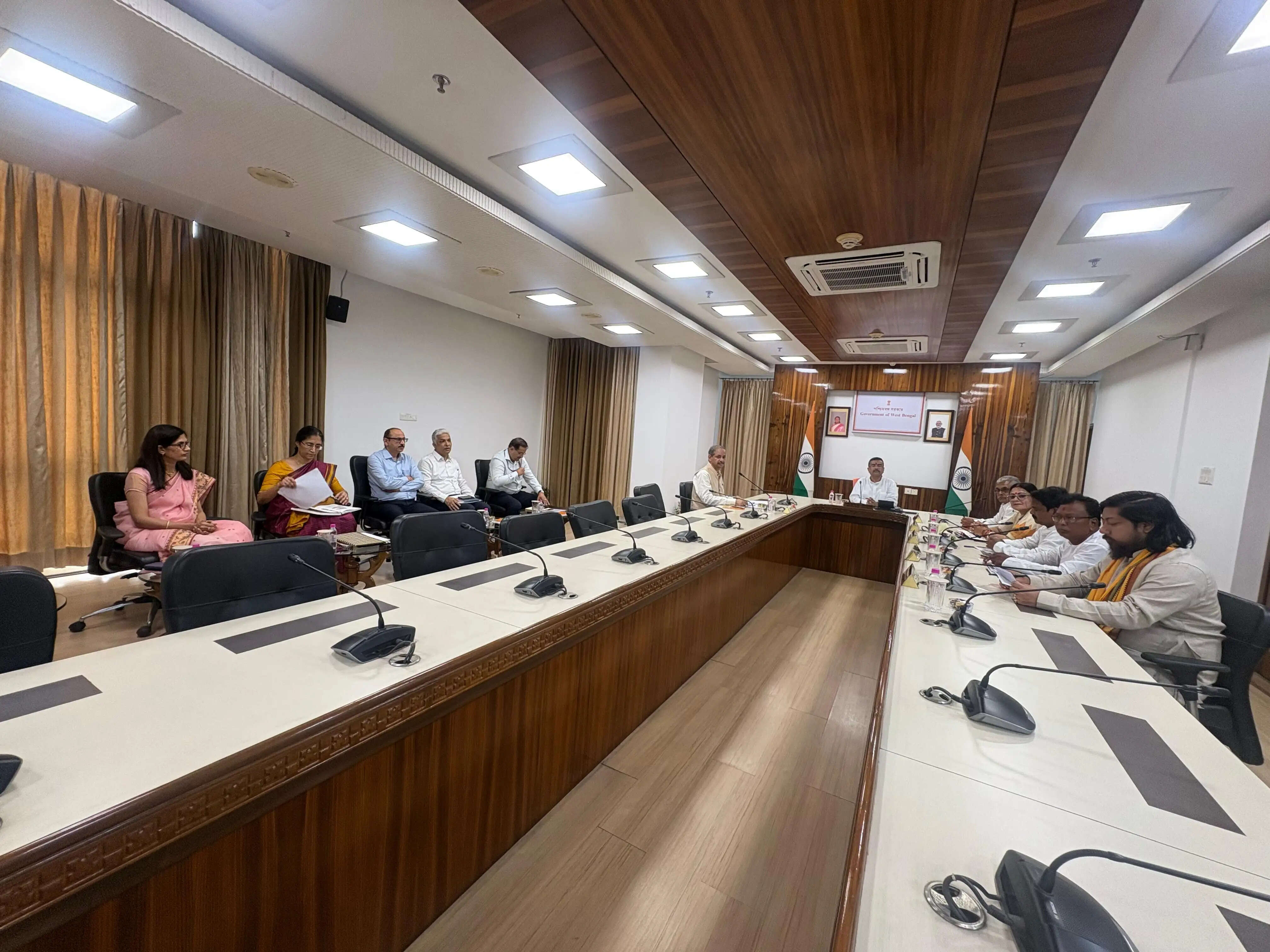 नई सरकार की पहली कैबिनेट मीटिंग के कुछ खास पल