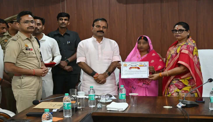 चंदौली में मिशन शक्ति 6.0 का आयोजन, खिलाड़ियों से लेकर महिला पुलिसकर्मियों तक को मिला सम्मान