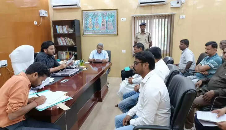 Madhubani News: जनता के दरबार मे जिलाधिकारी&nbsp;कार्यक्रम में कई मामलों का हुआ निष्पादन