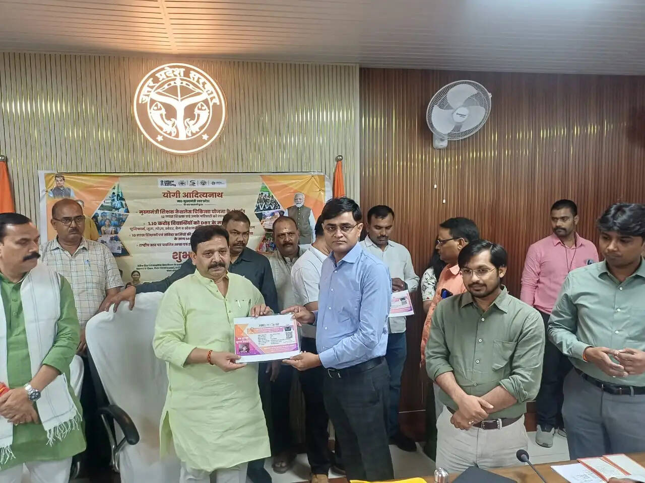 चंदौली में मुख्यमंत्री शिक्षक कैशलेस चिकित्सा योजना का शुभारंभ, 12 लाख शिक्षकों को मिलेगा लाभ