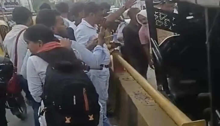 वाराणसी में नगर निगम की कूड़ा गाड़ी ने ई-रिक्शा में मारी टक्कर, महिला का पैर कटा, छह घायल
