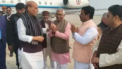 Rajnath Singh in Varanasi: रक्षा मंत्री राजनाथ सिंह वाराणसी में,  एयरपोर्ट से सीधे जाएंगे चंदौली, ये रहेगा पूरा शेड्यूल...