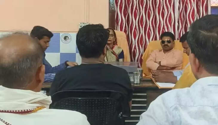 Chandauli News: सैयदराजा नगर पंचायत बोर्ड की बैठक नगर पंचायत कार्यालय में सम्पन्न, सभासदों&nbsp;ने अपने-अपने वार्डों की समस्याओं को रखा