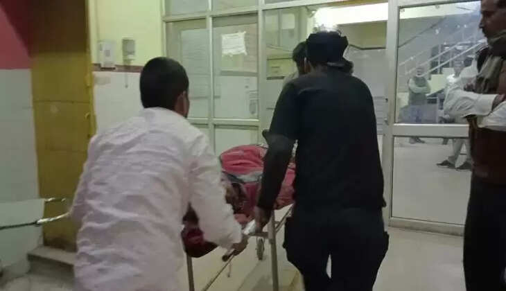 रायबरेली:&nbsp;खेत से वापस लौट रहे किसान को तेज रफ्तार अज्ञात वाहन ने मारी जोरदार टक्कर, हालत नाजुक