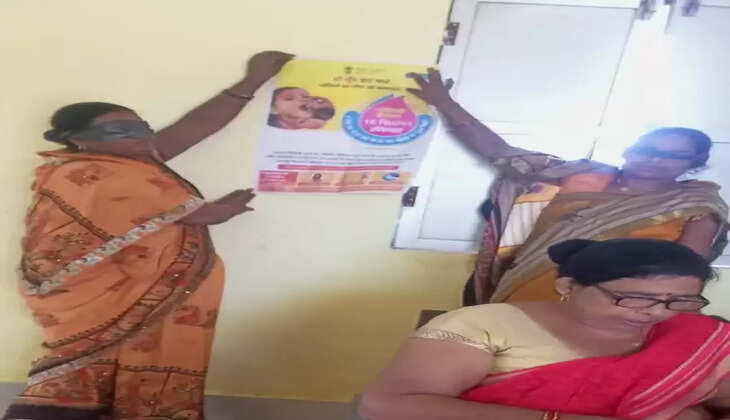 गोरखपुर में&nbsp;काली पट्टी बांधकर आशा बहुओं ने किया विरोध प्रदर्शन