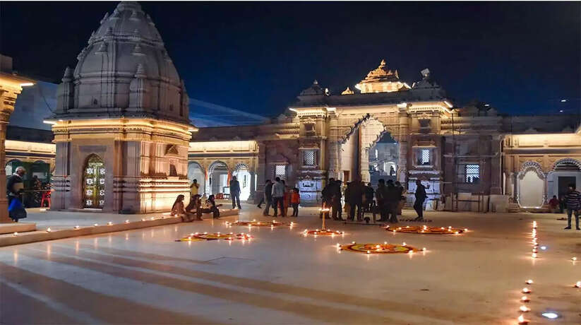 New year celebration 2023 in varanasi : नए वर्ष के स्वागत के लिए काशी है तैयार, काशी विश्वनाथ मंदिर में दर्शन-पूजन के लिए जारी की गयी नयी गाइडलाइन 
