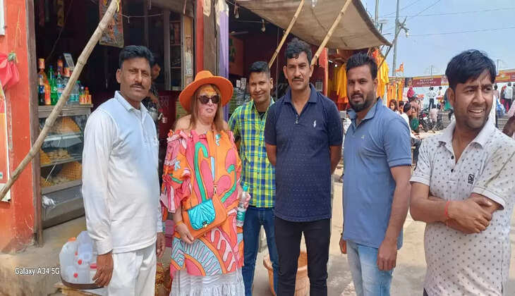 Ayodhya News:&nbsp;सरयू स्नान घाट से लापता बेल्जियम निवासी विदेशी महिला को जल पुलिस के द्वारा गाइड से मिलाया गया