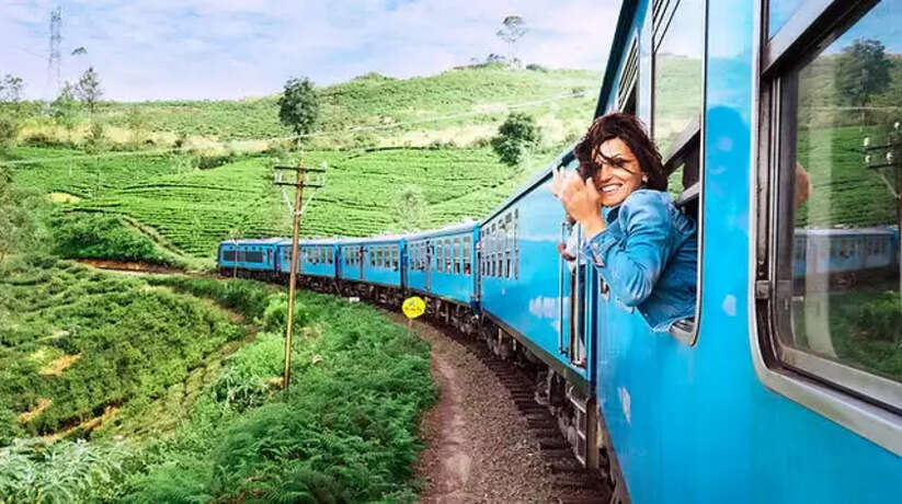 जम्मू-कश्मीर में रेल पटरियों और डिब्बों का तेजी से हो रहा उन्नयन