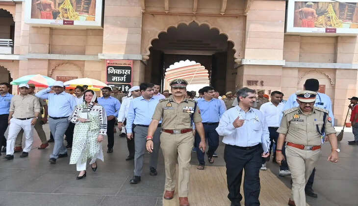 Varanasi News: काशी विश्वनाथ धाम में सुरक्षा और जनसुविधाओं का व्यापक निरीक्षण
