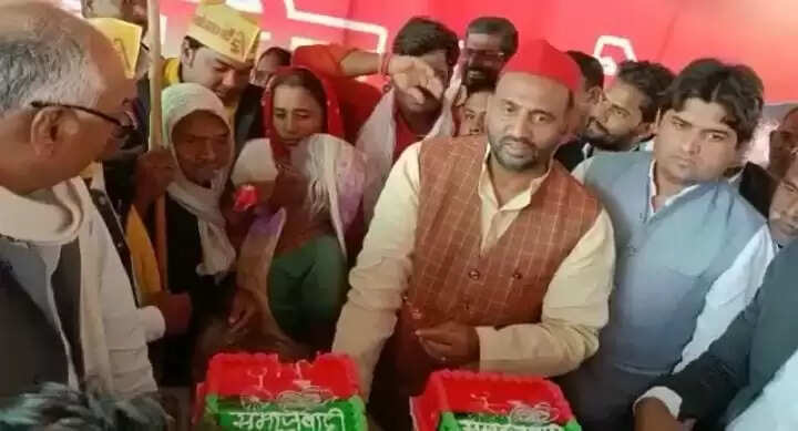 सैयदराजा पूर्व विधायक ने मनाया मुलायम सिंह यादव का जन्मदिवस