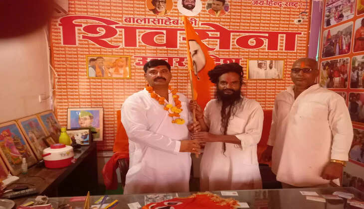 शिवसेना प्रदेश अध्यक्ष अभय द्विवेदी ने दर्जनों लोगों को शिवसेना की दिलाई सदस्यता