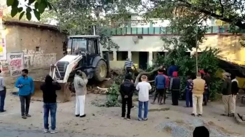 चन्दौली में ज्वाइंट मजिस्ट्रेट द्वारा लगातार चलाया जा रहा अतिक्रमण अभियान