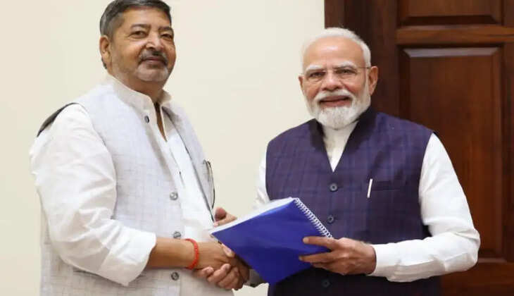 प्रधानमंत्री नरेंद्र मोदी से मुलाकात में चंदौली के किसानों को उचित मुआवजा दिलाने और थियोसोफिकल सोसायटी की संपत्तियों में कथित अनियमितताओं की जांच की मांग उठाई गई। दस्तावेजी साक्ष्य भी सौंपे गए।