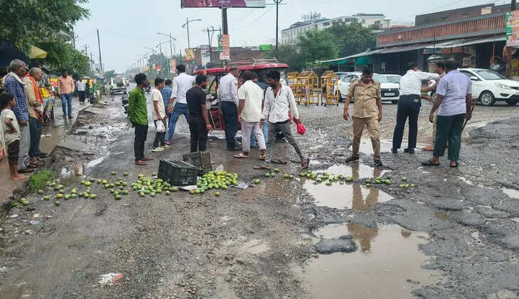 मिर्जापुर: नटवा चौकी के सामने बदहाल सड़क से बढ़ा हादसों का खतरा, PWD पर उठे सवाल