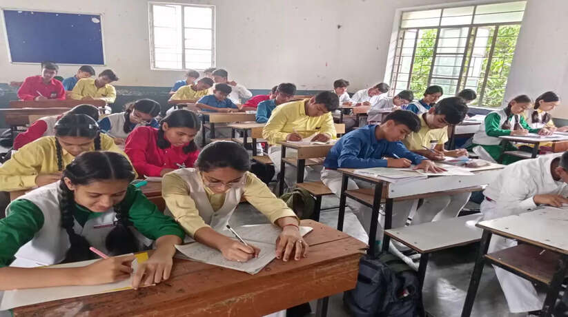 रेलवे द्वारा मेरा अमृत स्टेशन एवं ऑपरेशन सिन्दूर - वीरता की मिसाल विषय पर निबंध प्रतियोगिता का आयोजन