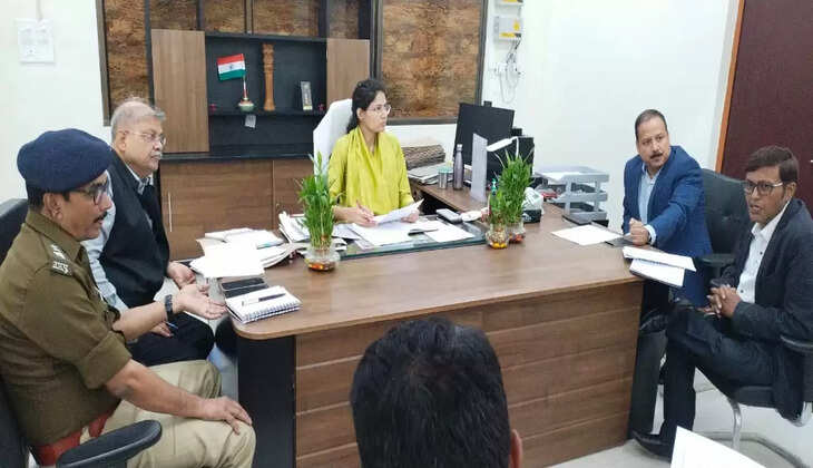 Chandauli samachar:&nbsp;चंदौली की चर्चित डीएम ईशा दुहन की नज़र अब&nbsp;डेडीकेटेड फ्रेट कॉरिडोर परियोजना पर