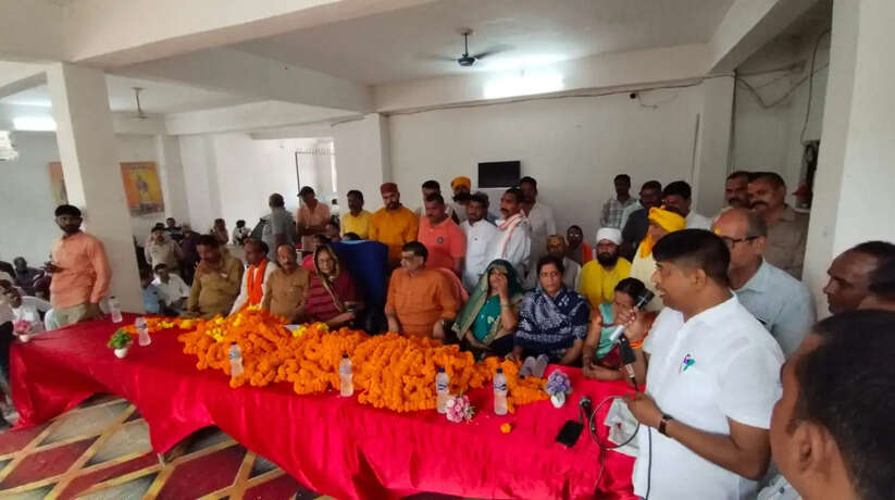 फूलपुर उपचुनाव विधानसभा के अंतर्गत भाजपा प्रत्याशी दीपक पटेल की तरफ से जनसभा को किया गया संबोधित