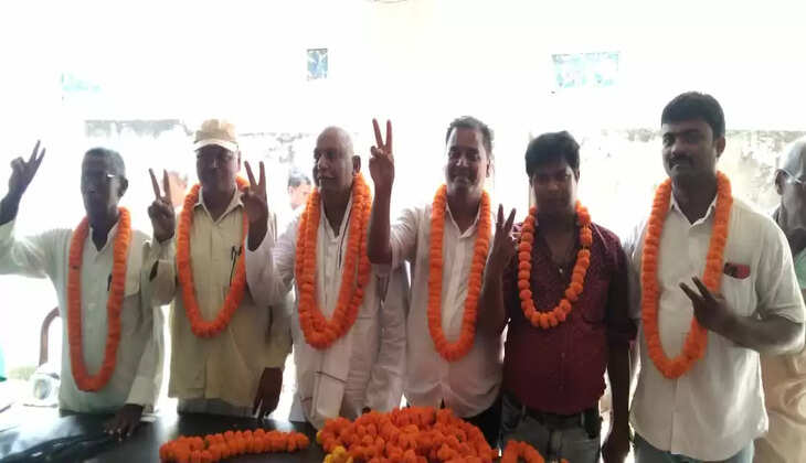 चंदौली:&nbsp;जिला मुख्यालय स्थित खरवार भवन में खरवार सहायता समिति का जिला चुनाव हुआ संपन्न