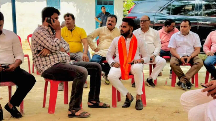 घमहा पुर में करणी सेना जिलाध्यक्ष का दौरा, मनीष सिंह हत्याकांड में उठाए गंभीर सवाल
