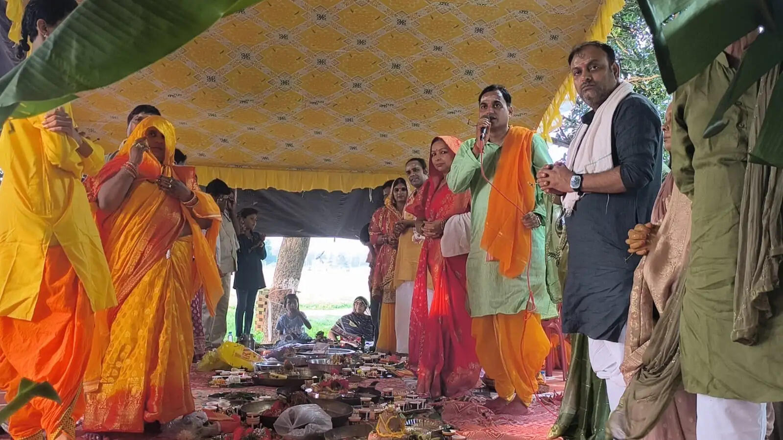 थाना गद्दी के प्राचीन शिवधाम में गूंजा हर-हर महादेव, महा रुद्राभिषेक के साथ वृहद पौधारोपण  