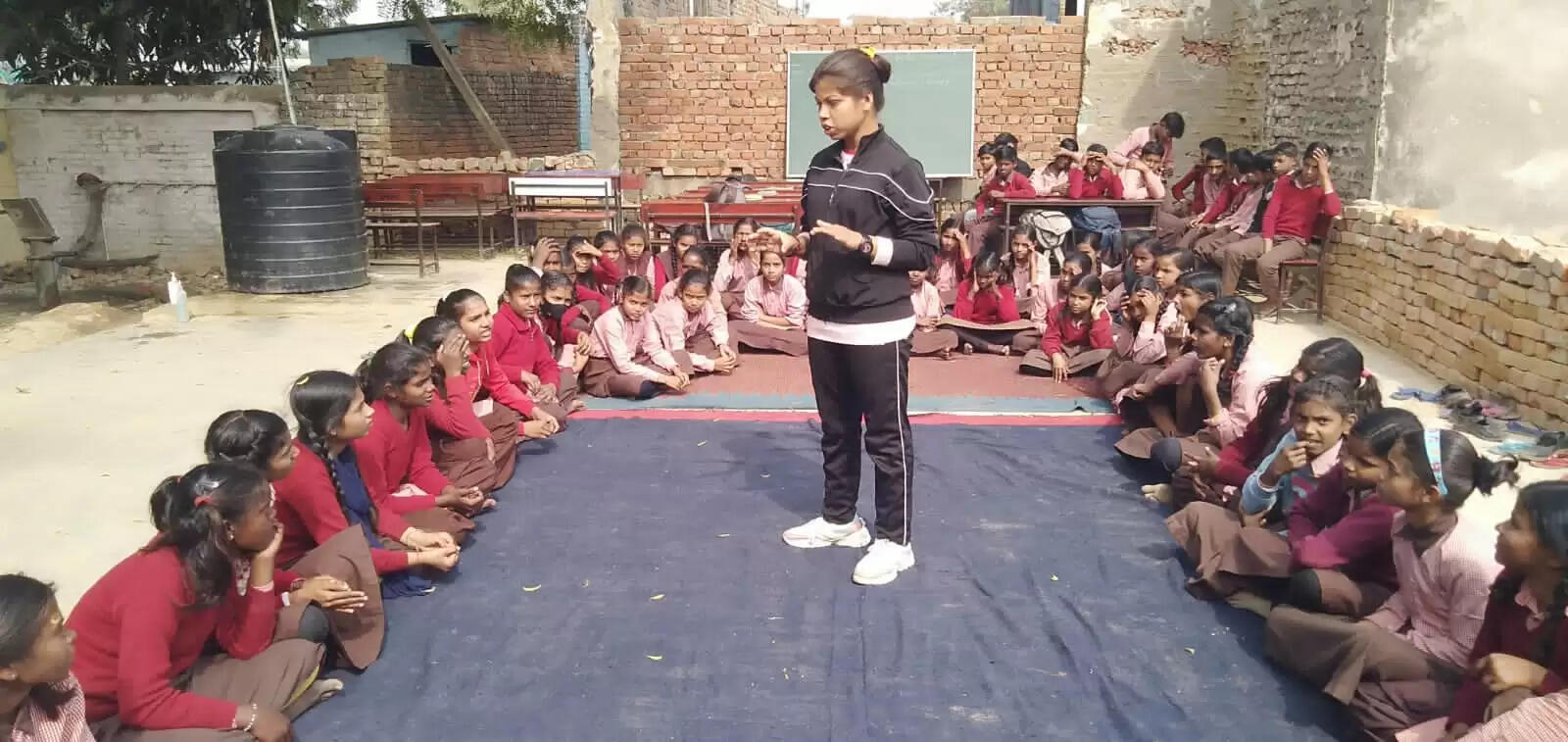 Varanasi News: बच्चो की सुरक्षा के लिए साप्ताहिक कार्यशाला का आयोजन
