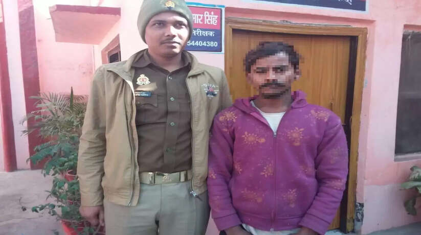 Varanasi News: पॉक्सो एक्ट का वांछित अभियुक्त चन्दन चौहान को थाना चौबेपुर पुलिस ने किया गिरफ्तार