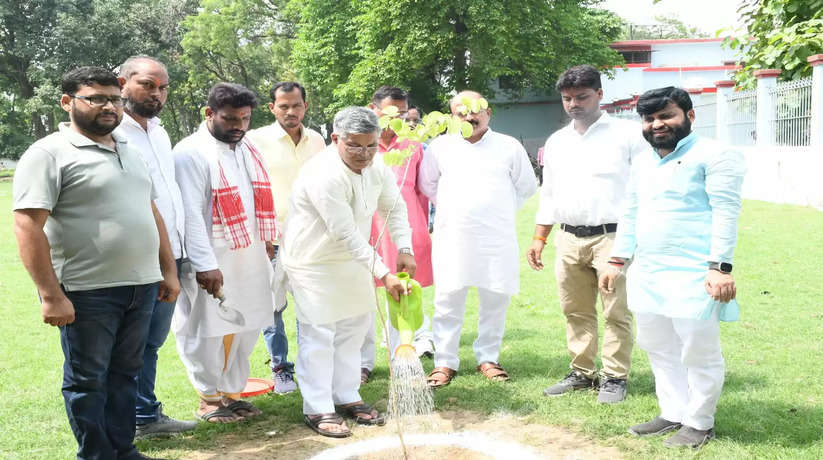 अयोध्या में पर्यावरण कार्यक्रम के माध्यम से दिया प्रकृति के महत्व संरक्षण का संदेश