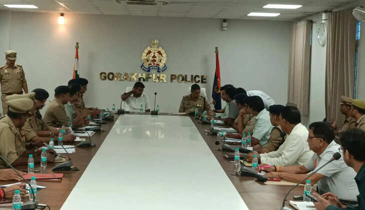 गोरखपुर में विजयादशमी शोभायात्रा को लेकर सुरक्षा का खाका तैयार, डीएम-एसएसपी ने दिए सख्त निर्देश
