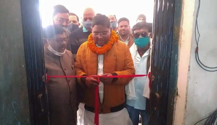 झाझा विधायक दामोदर रावत ने किया विद्यालय में कम्प्यूटर लैब का उद्घाटन