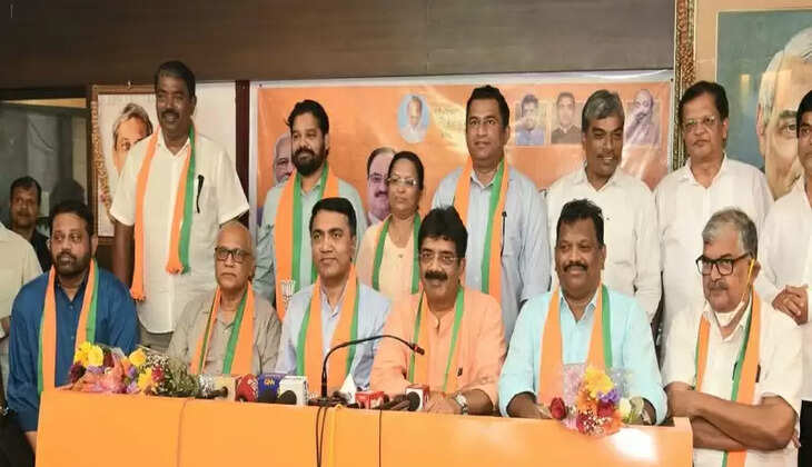 गोवा में कांग्रेस के आठ विधायक भाजपा में शामिल, मुख्यमंत्री ने ली चुटकी