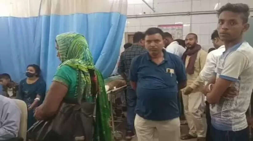 चन्दौली में चार पहिया वाहन की टक्कर से बाइक सवार की मौत, युवती हुई घायल