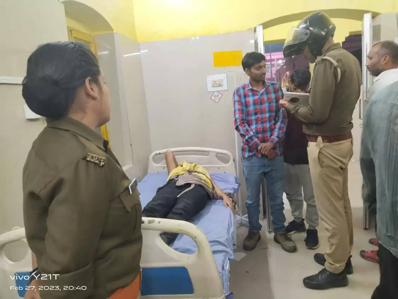 Ayodhya: Girl found unconscious! UP police admitted to the hospital.