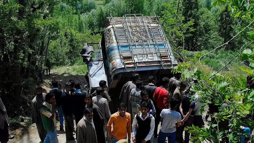 10 killed, 28 injured as bus falls into a gorge in Jammu and Kashmir's Poonch