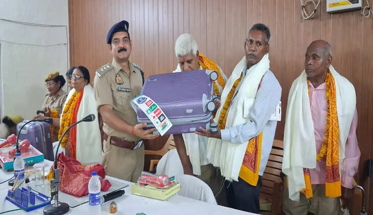 मीरजापुर में 8 होमगार्ड जवानों को भावभीनी विदाई, जिला कमांडेंट ने किया सम्मानित