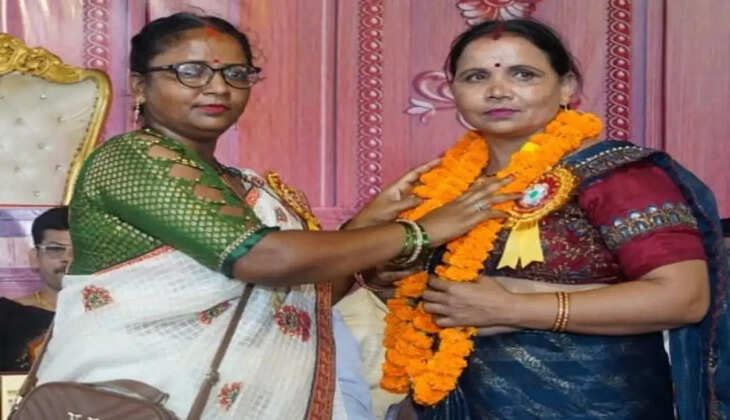 दिल्ली से लौटने पर शकुंतला देवी का भव्य स्वागत, सहजनवां से दावेदारी की चर्चा तेज