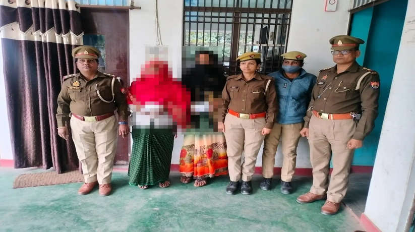 Varanasi News: किन्नर बनकर चोरी व लूट करने वाली 02 नफर अभियुक्ता को थाना राजातालाब पुलिस ने किया गिरफ्तार