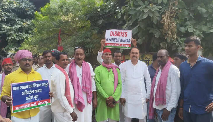 मिर्जापुर में सपा का पीडीए मार्च, मुख्य निर्वाचन आयुक्त के इस्तीफे की मांग
