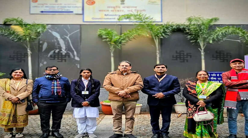 दिल्ली एक्सपोजर विजिट: इंदिरा गांधी राष्ट्रीय कला केंद्र पहुंचे क्वींस कॉलेज के विद्यार्थी, संस्थान के इतिहास को मिलेगा राष्ट्रीय मंच