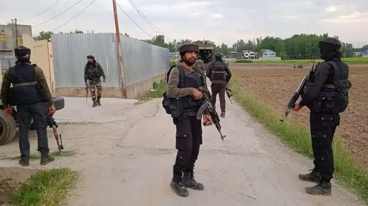 कश्मीर में आतंकियों का सफाया जारी, कुपवाड़ा और कुलगाम में एनकाउंटर, दो आतंकी ढेर, ऑपरेशन जारी
