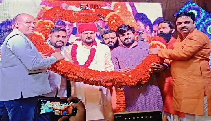 Ayodhya News:&nbsp;एक्टर सिंगर चिंटू सागर ने कजरी महोत्सव 2023 का बनाया रिकॉर्ड, हो रही तारीफ