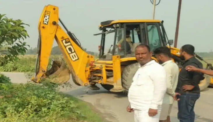 सिहापार-घुरियापार मार्ग पर हटाईं गईं झाड़ियां, मोड़ों पर बढ़ी दृश्यता