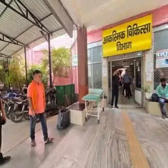 Varanasi News: हीट वेव से निपटने के लिए एसएसपीजी मंडलीय चिकित्सालय अलर्ट