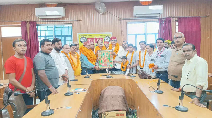 पत्रकार प्रेस क्लब की ओर से आयोजित सम्मान समारोह कार्यक्रम में कई पत्रकारों का हुआ सम्मान