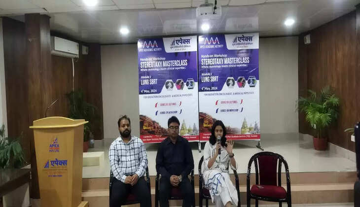 Varanasi News: एपेक्स हॉस्पिटल कैंसर इंस्टिट्यूट में कैंसर के इलाज के लिए रेडिएशन ऑनकोलॉजिस्ट एवं मेडिकल फिजिस्ट हेतु एक दिवसीय नवीनतम "स्टीरियोटैक्सी" तकनीक पर शैक्षिक प्रशिक्षण एवं व्याख्यान सत्र का आयोजन