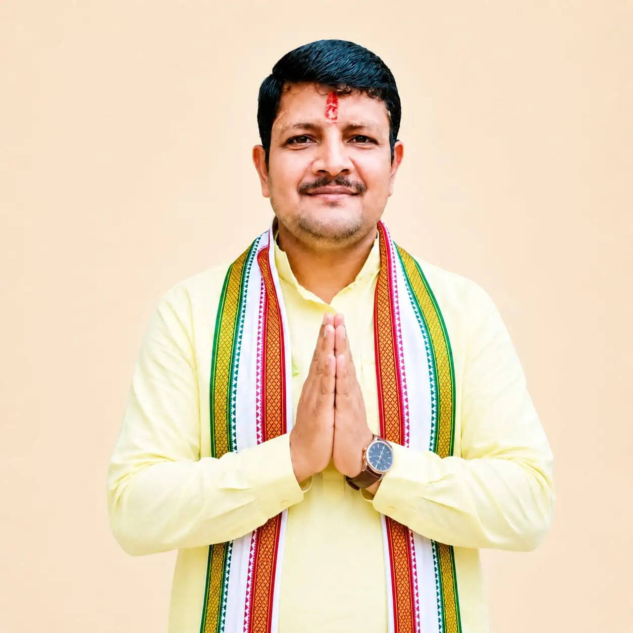 स्थानीय स्तर पर यह चर्चा भी सुनाई दे रही है कि प्रमुख विपक्षी दलों के संभावित गठबंधन की स्थिति में उम्मीदवार चयन को लेकर कई नामों पर विचार किया जा सकता है। इन्हीं चर्चाओं के बीच कांग्रेस के राष्ट्रीय प्रवक्ता वैभव कुमार त्रिपाठी ‘डबलू’ का नाम भी राजनीतिक गलियारों में चर्चा का विषय बना हुआ है। समर्थकों का मानना है कि उनकी राजनीतिक सक्रियता और क्षेत्रीय जुड़ाव उन्हें संभावित दावेदारों की सूची में शामिल करता है।