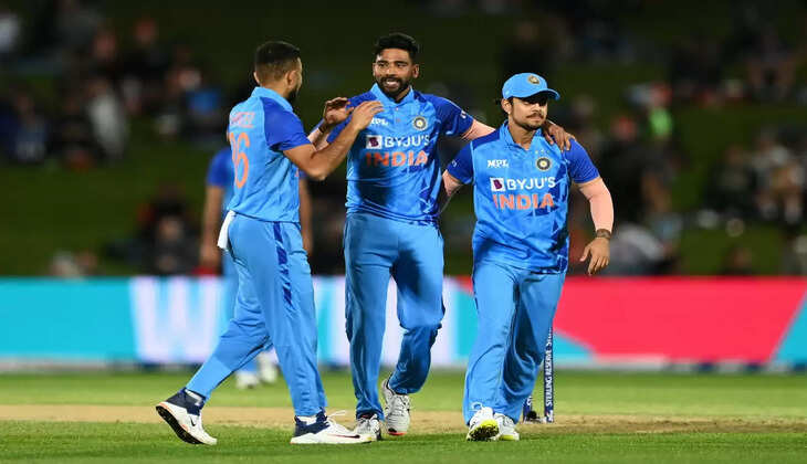 Ind Vs Nz 3rd T20: अर्शदीप और सिराज के आगे घुटने टेके कीवी बल्लेबाज, 160 पर ऑलआउट हुई पूरी टीम