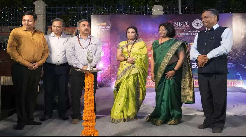 रक्त ज्योति – दीप से जीवन तक : देव दीपावली पर रविदास घाट से जगाई गई रक्तदान की अलख